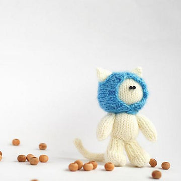TWO FRIENDS : White cat in light blue hat and White rabbit in a light green hat