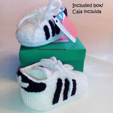 Crochet baby sneakers inspired in Adidas Superstar.