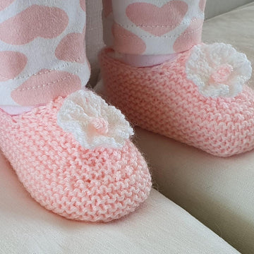 Angelica - 4ply Baby shoes with knitted flower