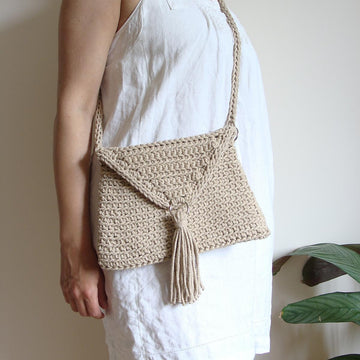 The Crossbody Clutch