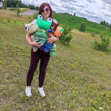 Scrap yarn Frog