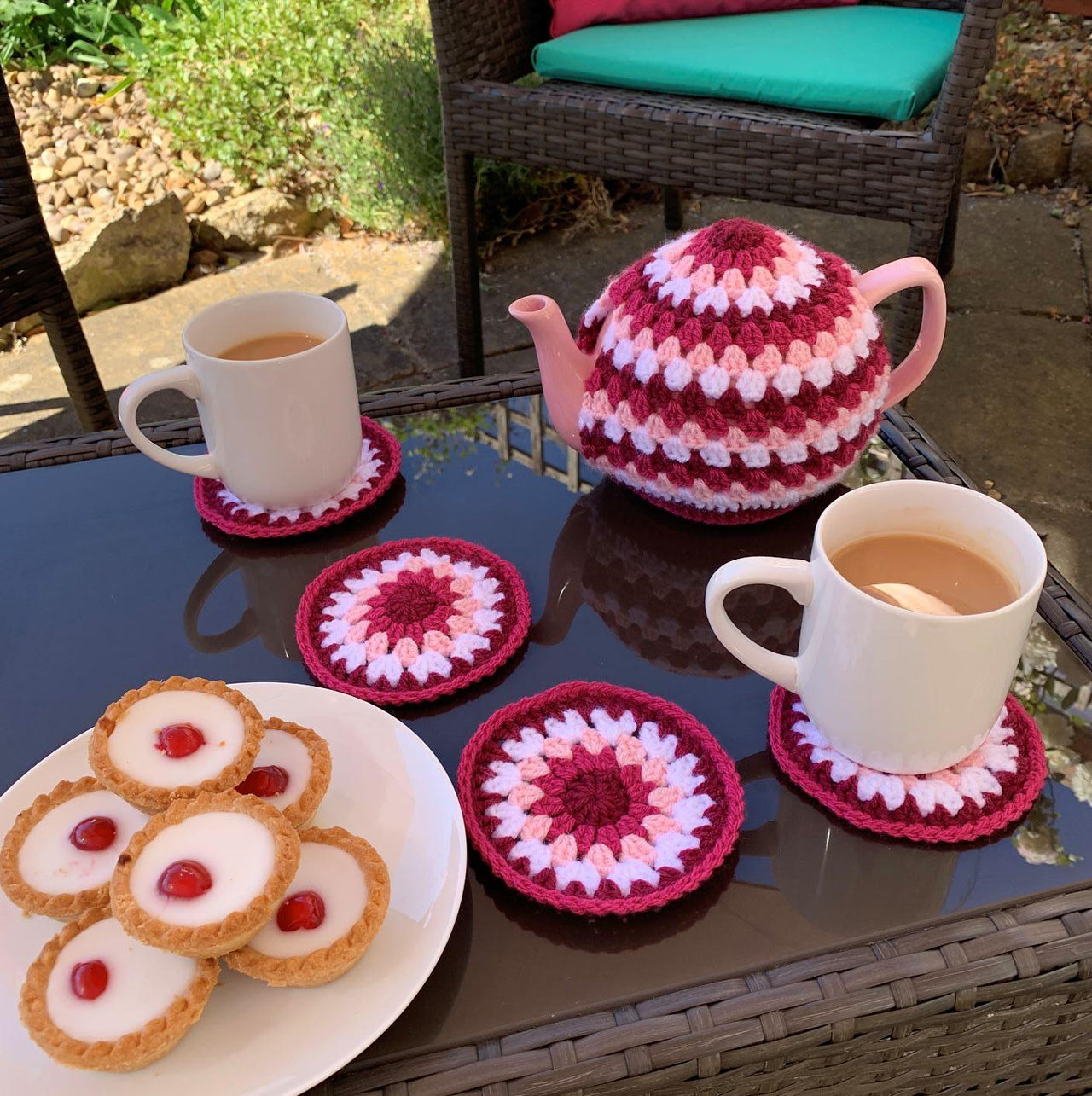 Running Rings Teapot Cosy