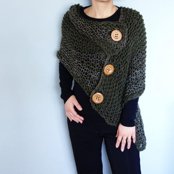 3 Button Loose Knit Poncho