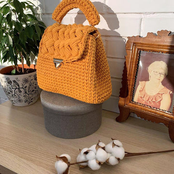 Crochet Handbag Pattern, Easy T-Shirt Yarn Purse