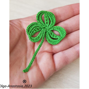 Crocheted shamrock 4