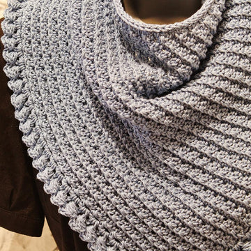 Ridged Kerchief-Style Cowl