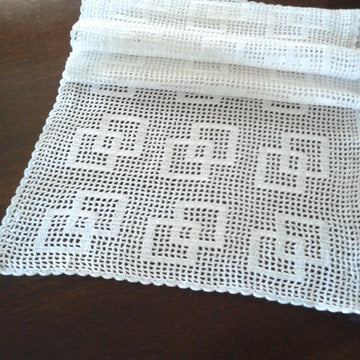 Easy table runner filet doily
