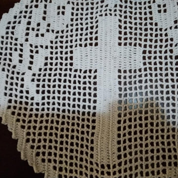 Doily cross heart filet