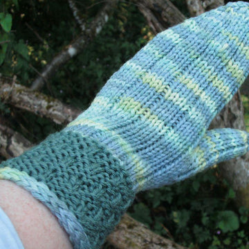 Synchronicity Mittens