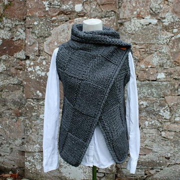 Tarmac wrap / sleeveless jacket