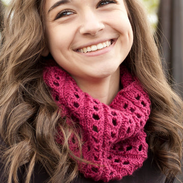 Large Eyelet Rib Cowl in Cascade Yarns Venezia Worsted - W490 - Downloadable PDF