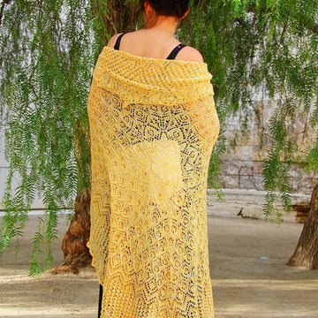 Ju Hua, a circle shawl