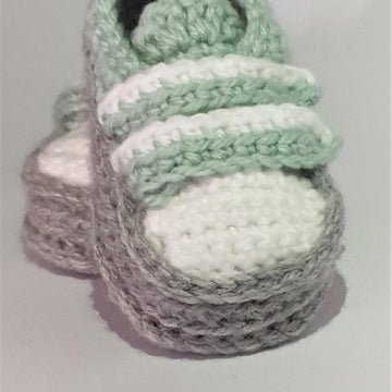 Baby sneaker bootie crochet pattern
