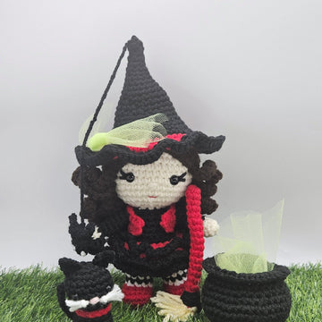 Pippa in Witch Costume