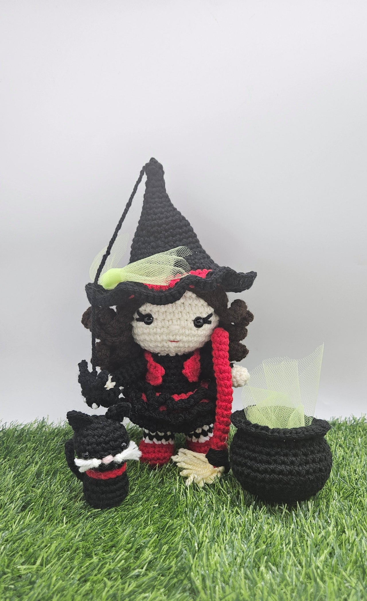 Pippa in Witch Costume