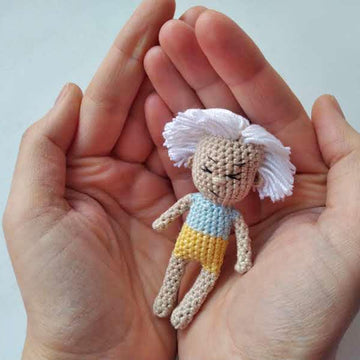 Tiny scared Hero