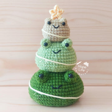 Frog Stack Christmas Tree