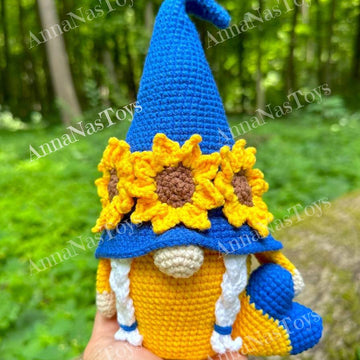 Patriotic gnome of Ukraine (girl)