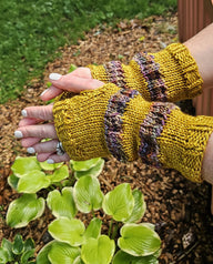 Ribbed & Ruched Gloves