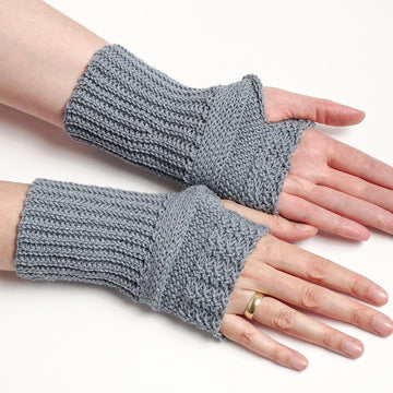 Möbius Mittens