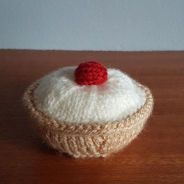 Knitted Bakewell Tart