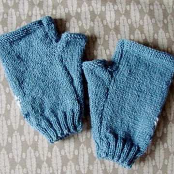 Swan fingerless gloves