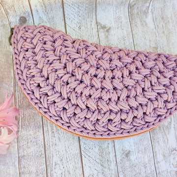 One-Piece Half Moon Clutch | Seamless Crochet Bag Pattern