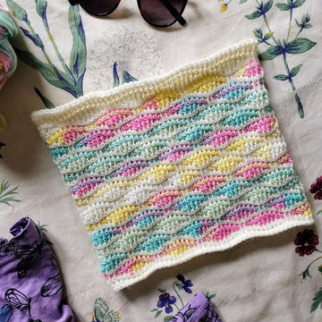 Wavy Unicorn Cowl