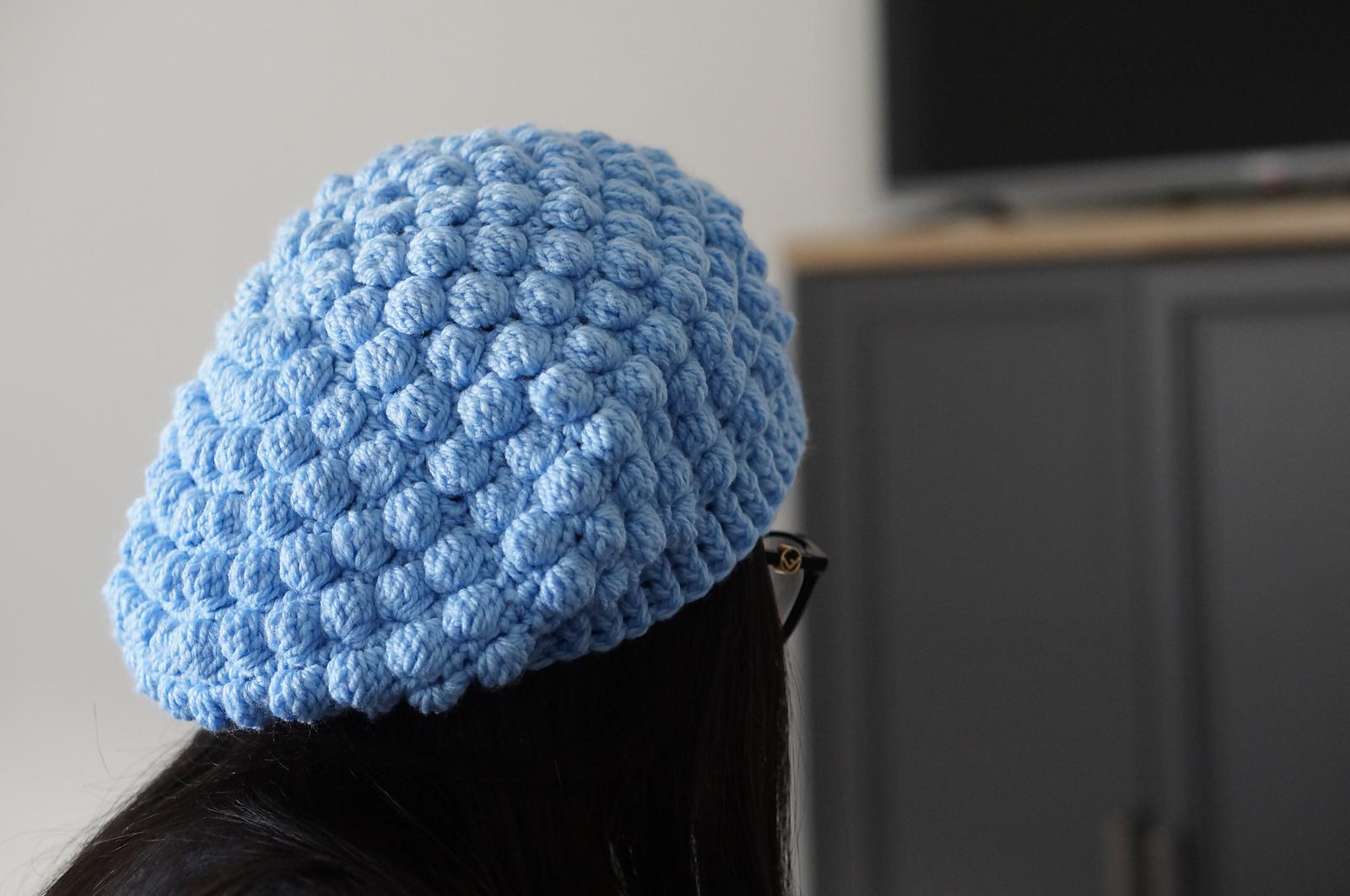 Bobble stitch beret