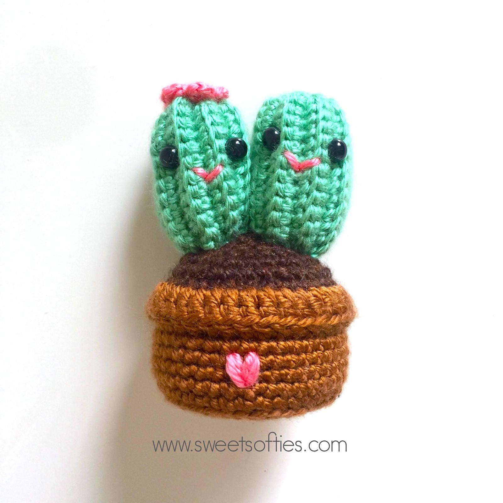 Cute Cactus Couple Amigurumi