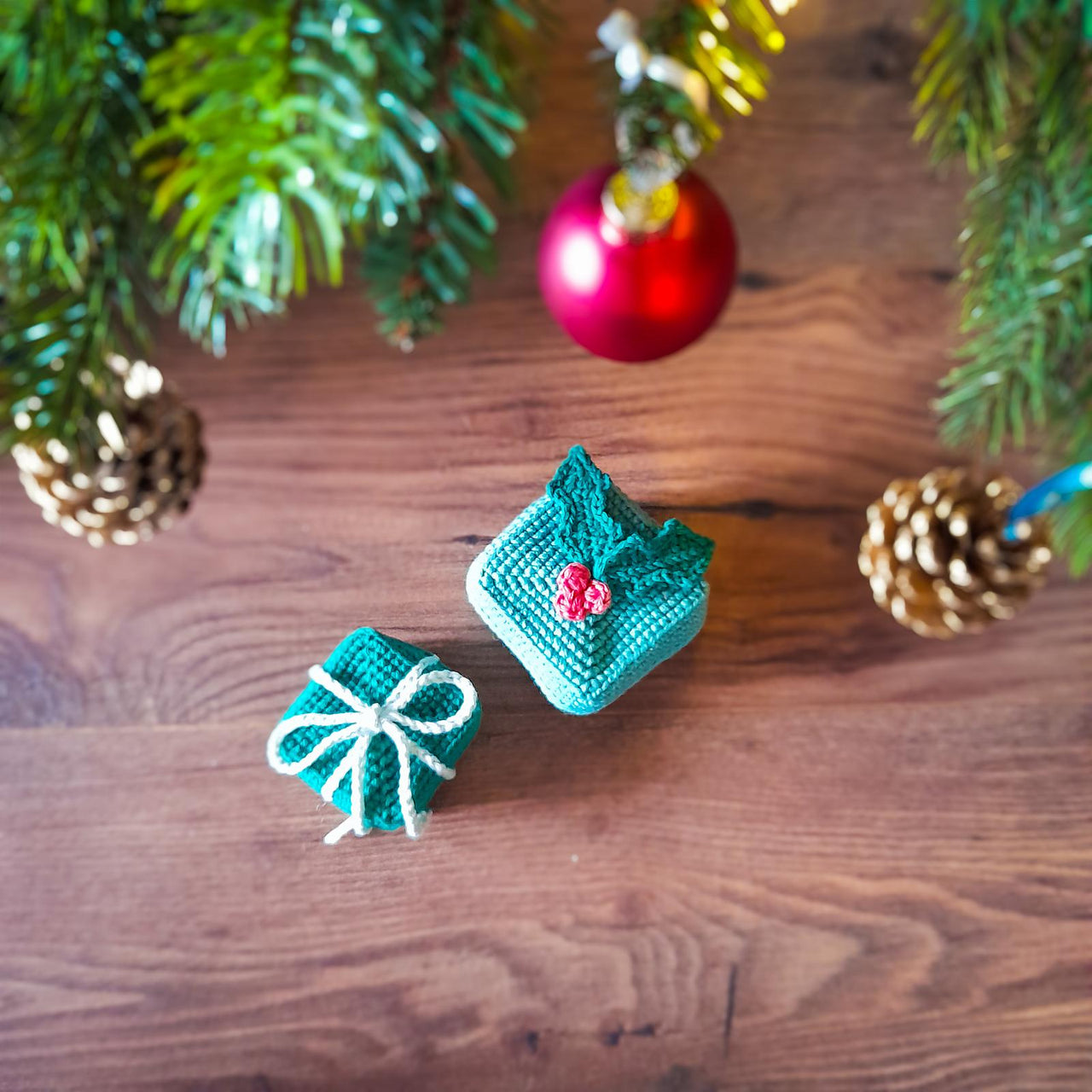 Holly & Ivy Gift Box (2-in-1)