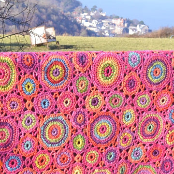 Kissing Circles Crochet Blanket
