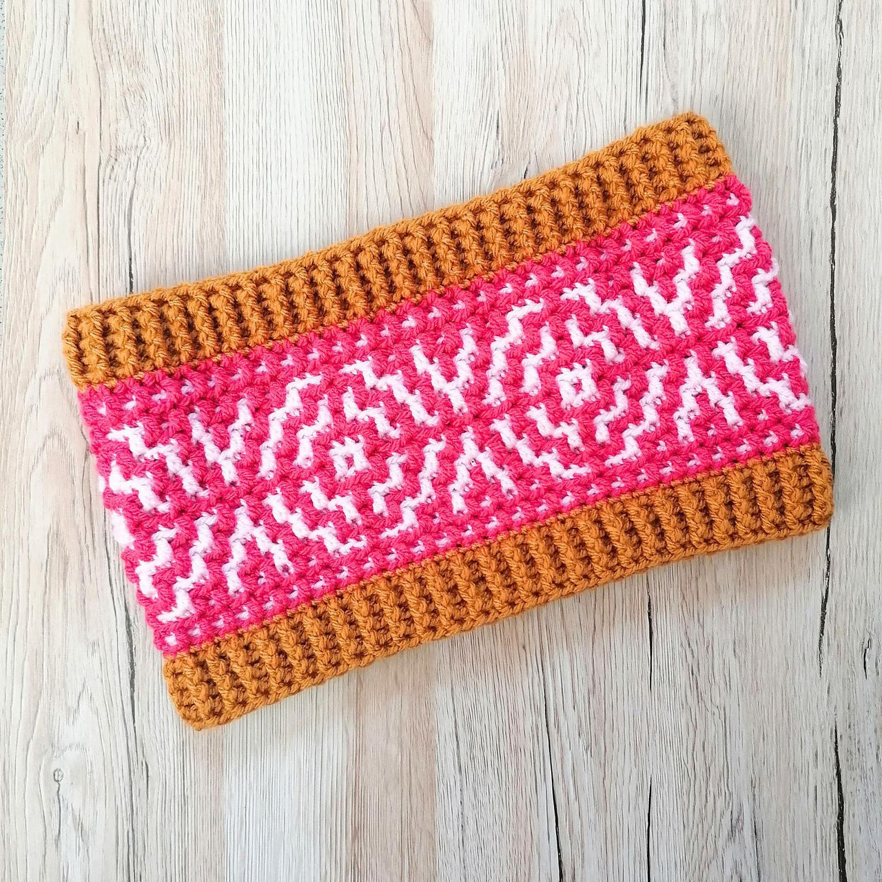Easy Mosaic Crochet Cowl