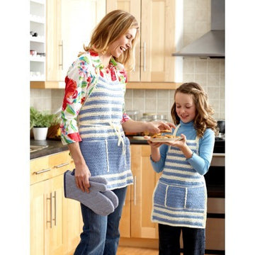 Aprons for Mom and Me in Bernat Handicrafter Cotton Solids - Downloadable PDF