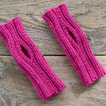 Knitted pattern Fuchsia Gloves
