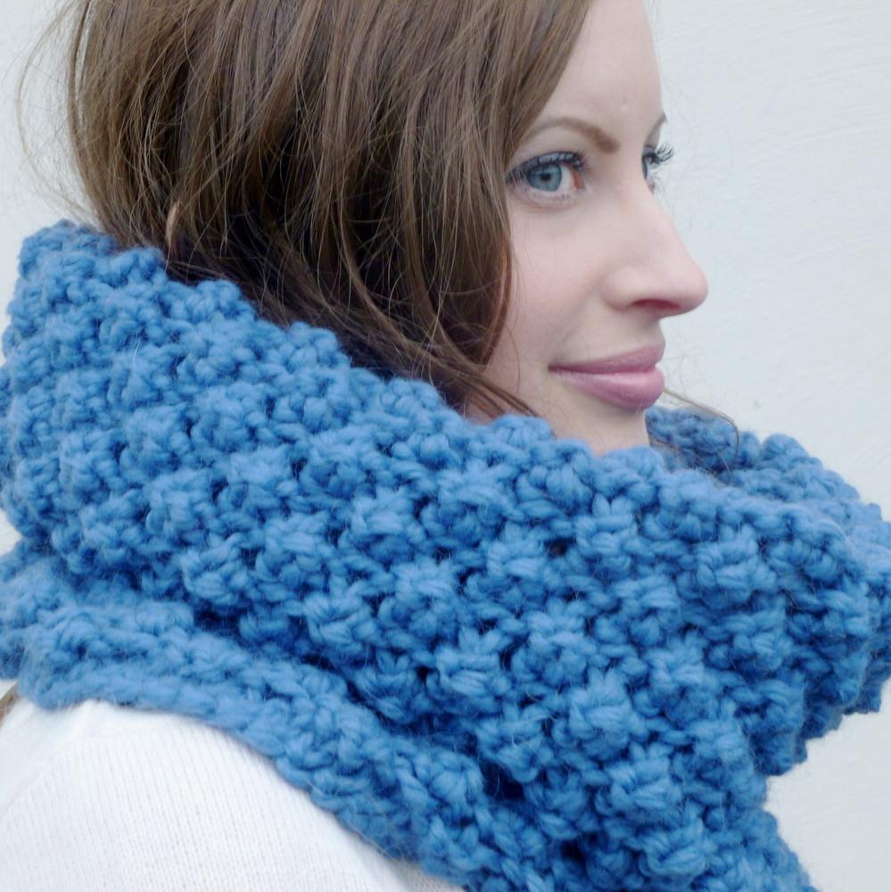 Berry stitch snood