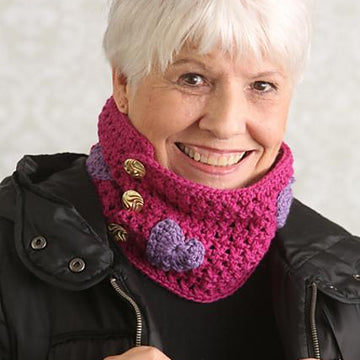 Hearts and Kisses Cowl