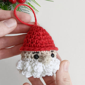 Crochet Santa ornament pattern, easy crochet Christmas decor