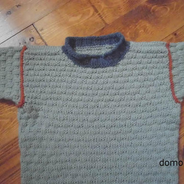 CARLA SPORT, woollen sweater with cap and muffetees
