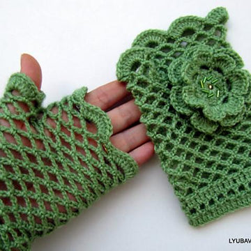 Crochet Lace Fingerless Gloves With Flower Tutorial
