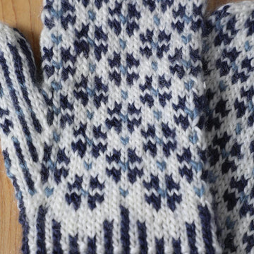Sweet Alyssum Mittens