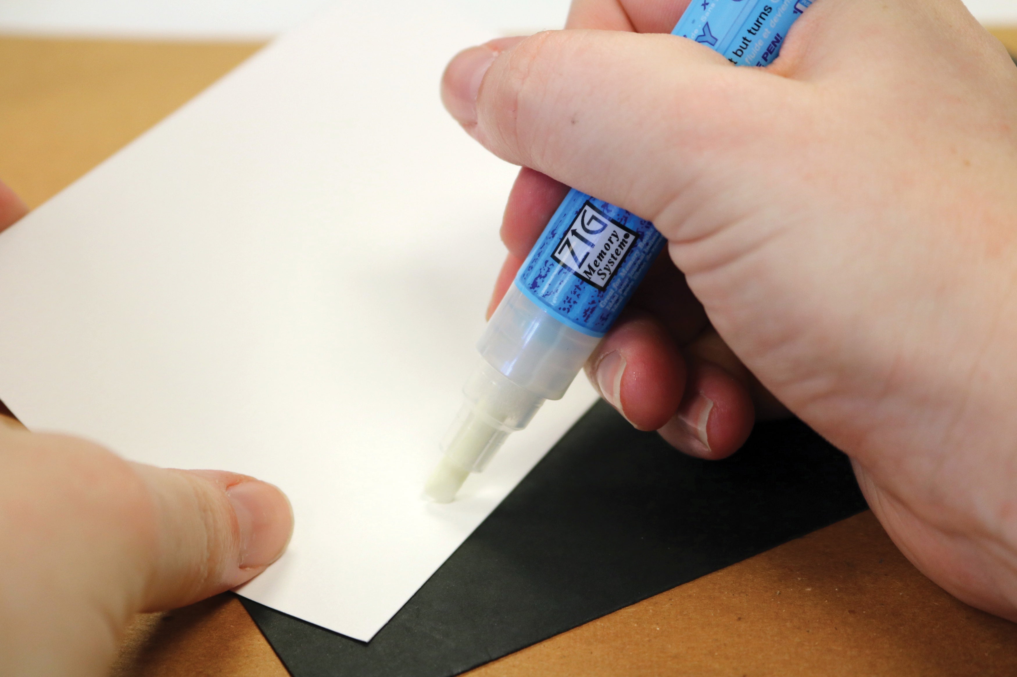 ZIG Kuretake Zig Memory System 2-Way Glue Display 12/Pkg - Chisel Tip