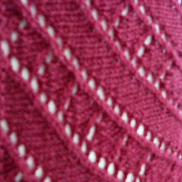 K844-Precious Ruby Cowl