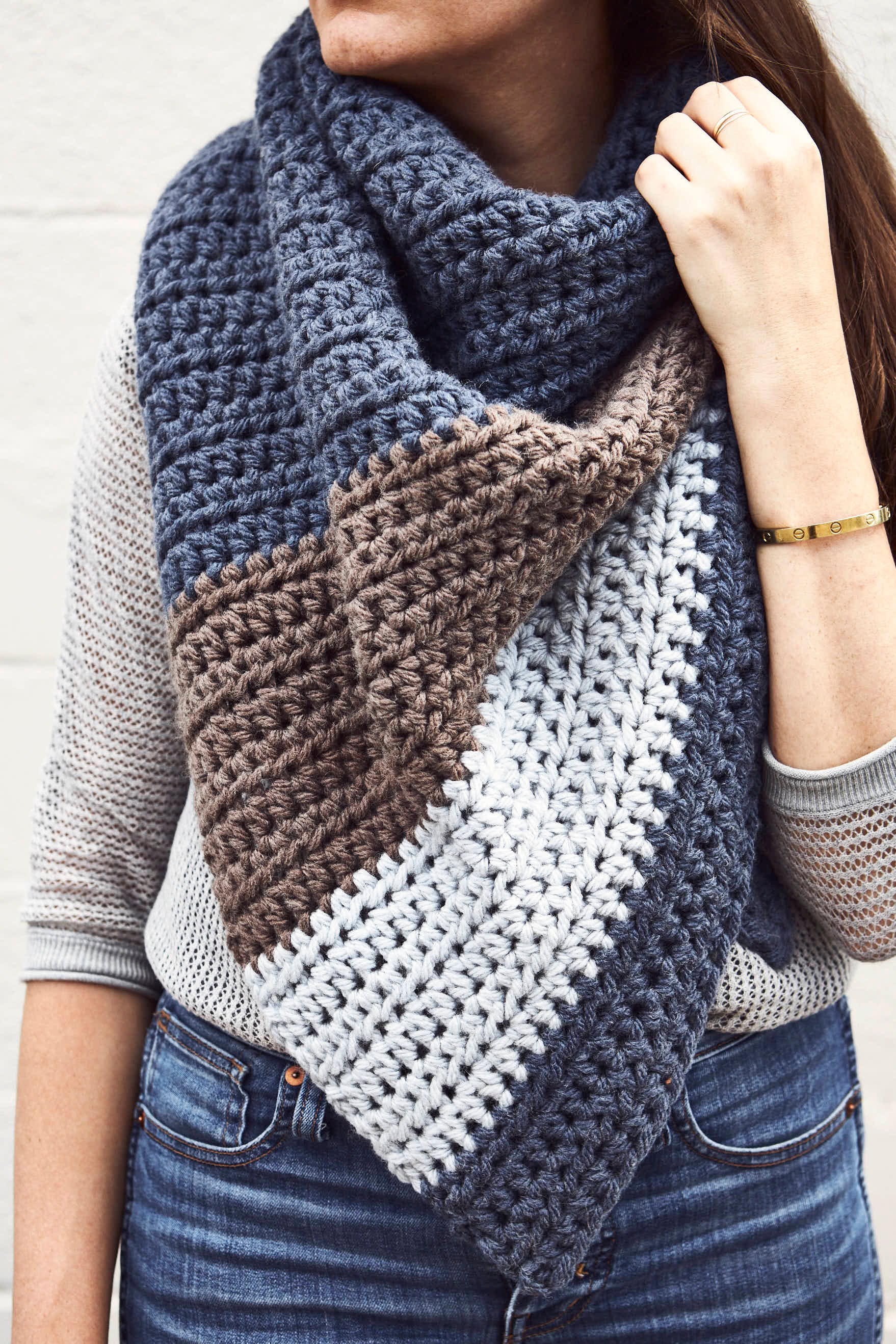 Racer Wrap in Lion Brand Hue & Me - M20288-TWH - Downloadable PDF