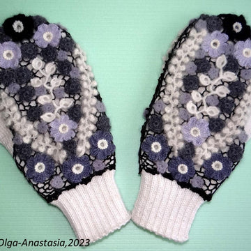 Finger mittens with Irish lace