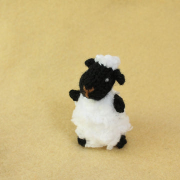 The Mini Knitting Lamb
