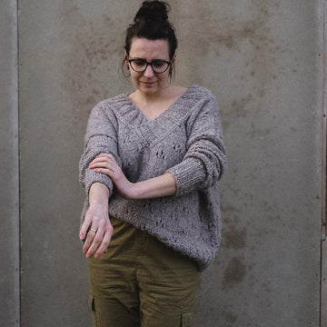 Air boxy V neck pullover
