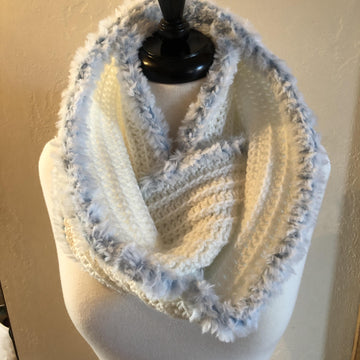 Beginner Winter Crochet Infinity Scarf