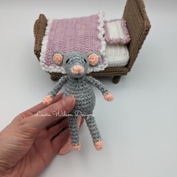 Mouse in bed