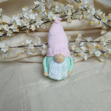 Knitted Spring Gnome
